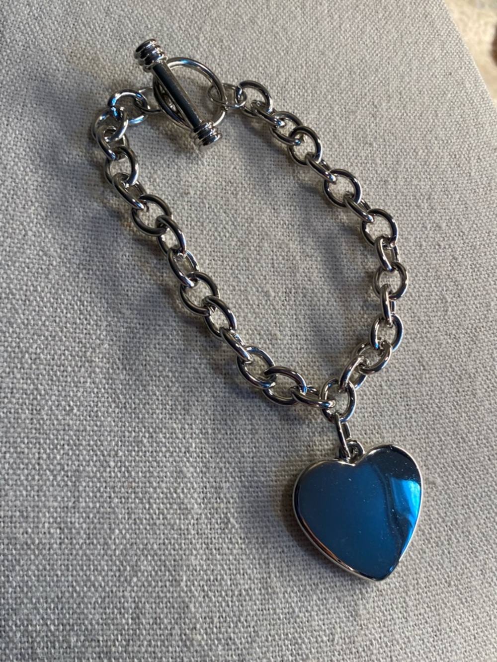 Silver Plated Heart Charm Toggle Bracelet | 7.5” | New